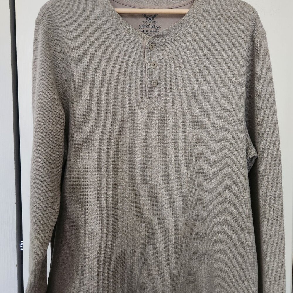 Mens XL Beige Long Sleeve Henley style shirt
